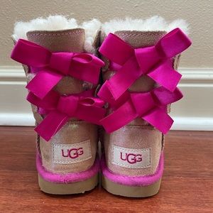 Ugg Toddler Bailey Bow Boot - size 8T